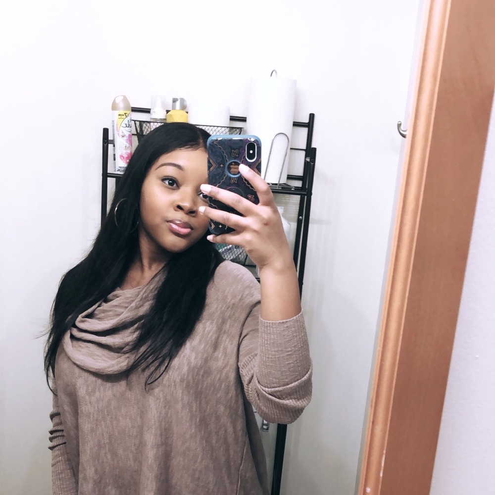 Meet your Posher, Ebony